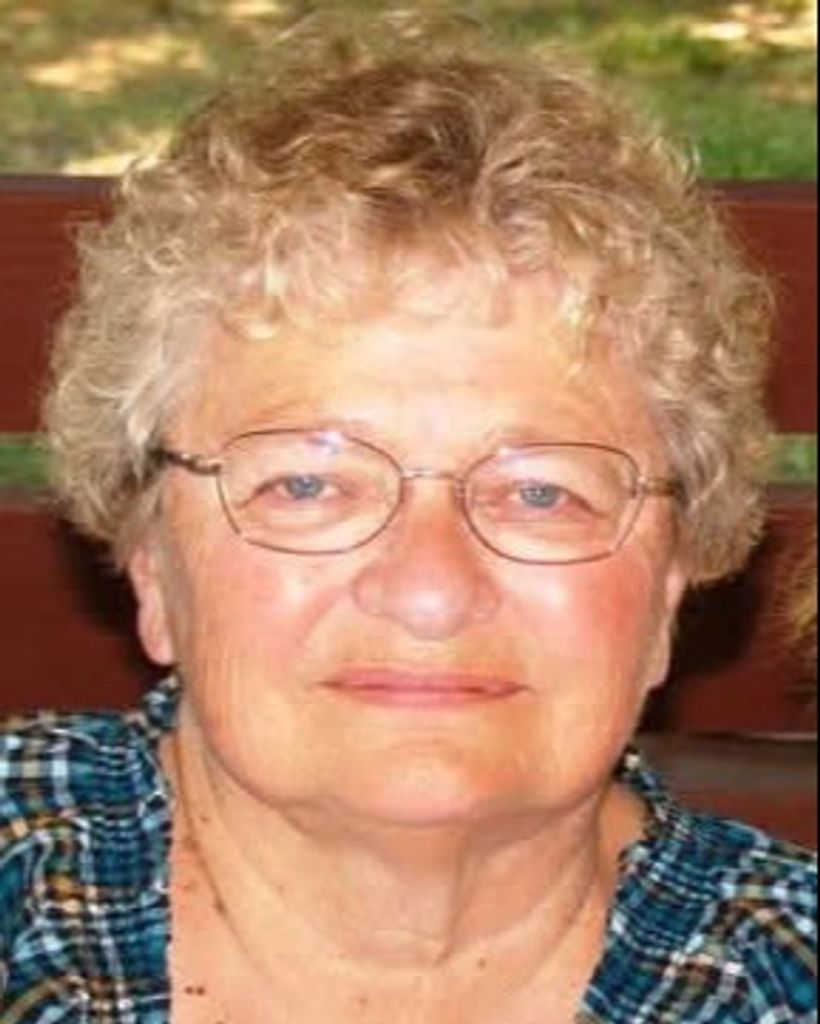 Shirla's Obituary Photo